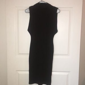 Medium: Conservative Neck, Low Sleeve Fitted Midi